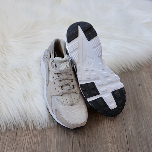 Brand New Nike Air Huarache Run - Picture 6 of 7